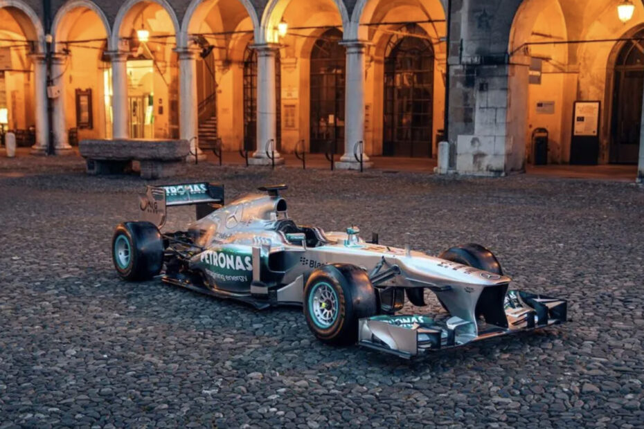 Lewis Hamilton - autó - f1 - árverés 2023