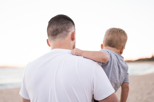 Megugrott az egyedülálló édesapák száma Magyarországon