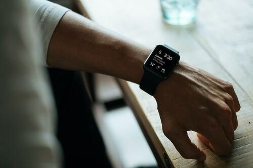 Kitilthatják az Egyesült Államokból az Apple Watch egyes modelljeit