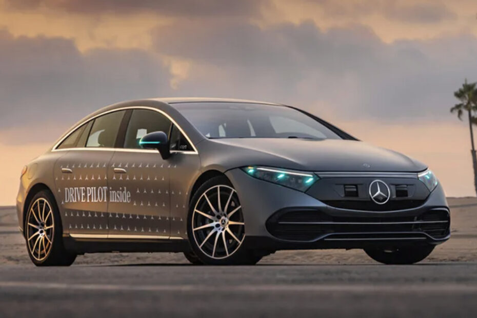 Mercedes - önvezető autó - színkód - autó - autóipar - online férfimagazin