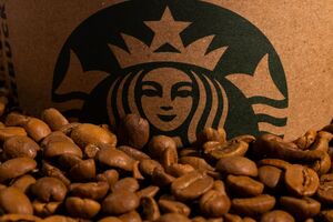Autós kávézót nyit Magyarországon a Starbucks