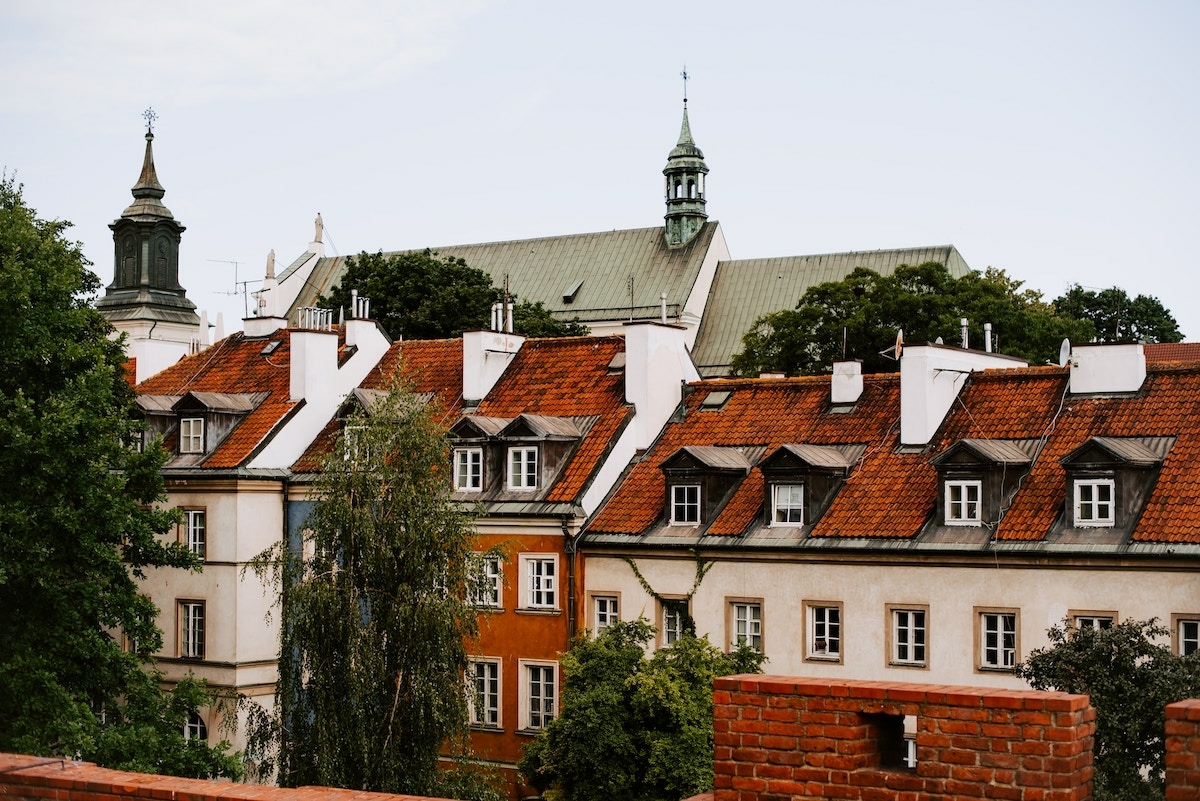 Kitiltják Varsó belvárosából a régi autókat