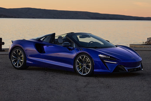 Bemutatkozott a McLaren hibrid kabriója, a 700 lóerős Artura Spider