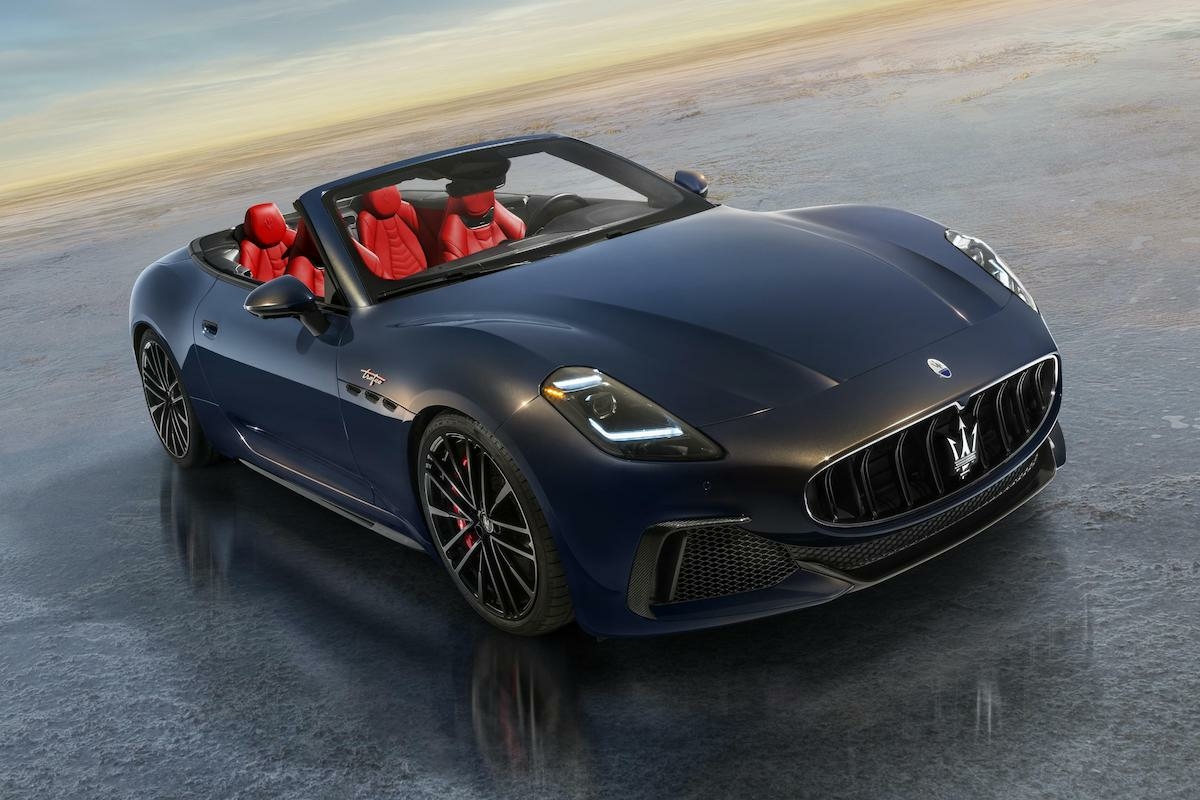 A szigonyos márka új Spyderje: itt az új Maserati GranCabrio