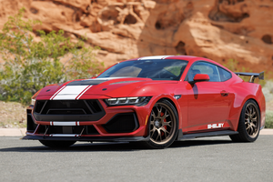 Vérvörös szörnyeteg az utakon: itt a Shelby vadonatúj Mustangja