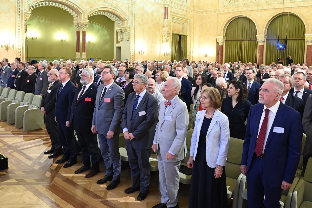 A Yale Egyetem tiszteletbeli doktorává avatták Lovász Lászlót