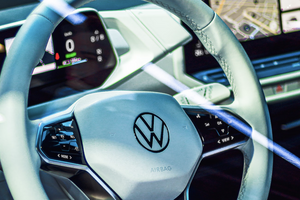 Olcsó elektromos autóval erősít a Volkswagen