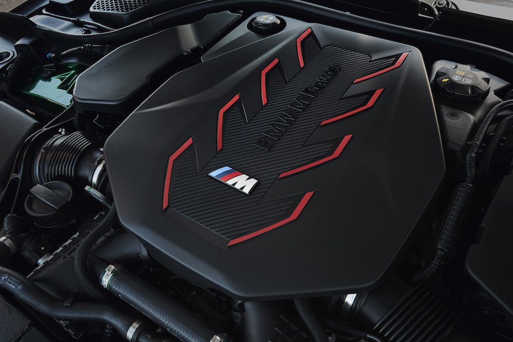 Új BMW M5 motor