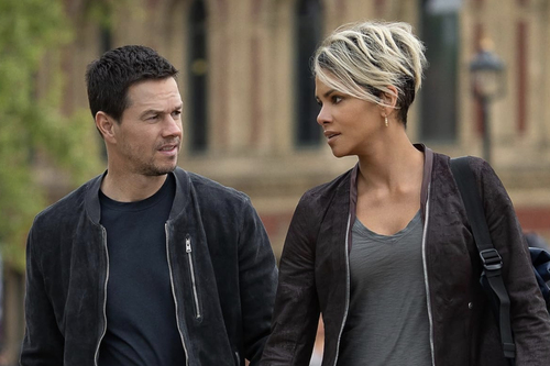 Halle Berry és Mark Wahlberg új akció-vígjátéka már a Netflixen