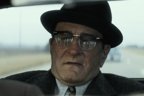 Robert De Niro sziporkázik az év legígéretesebb gengszterfilmjében