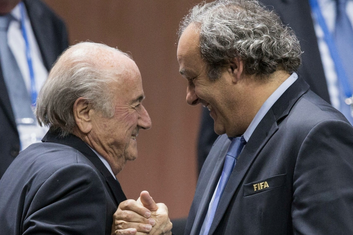 Újratárgyalják a volt FIFA-elnök és UEFA-vezér korrupciós ügyét: Blatter és Platini újra a bíróság előtt