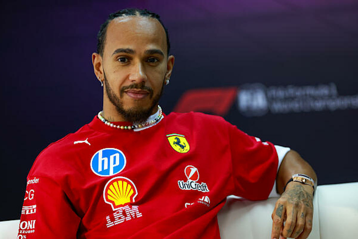 Történelmi lehetőség előtt Lewis Hamilton