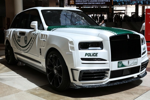 Dubajban már a rendőrök is Rolls-Royce-szal járnak