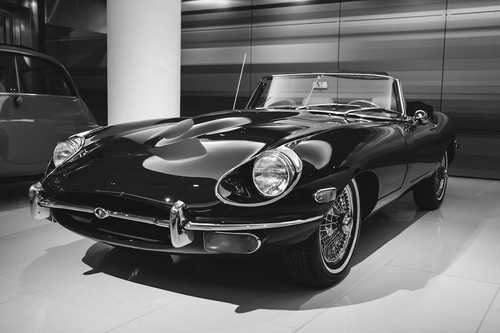 Jaguar E-Type: Egy letűnt világ örök emléke