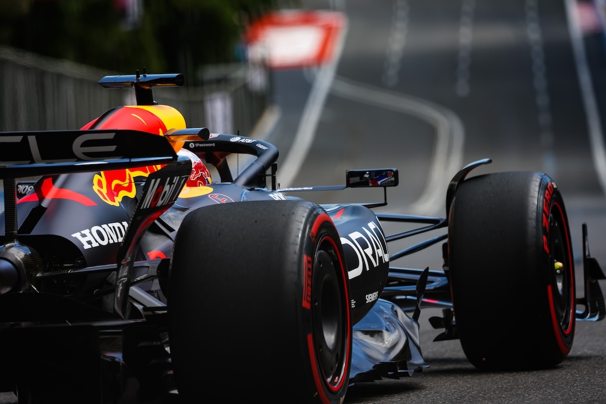 Verstappen az élről indulhat az Azeri Nagydíjon