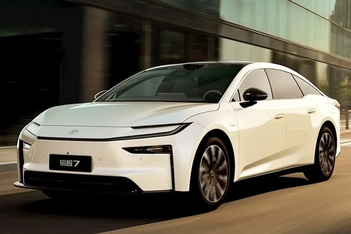 Bemutatkozott a Toyota legígéretesebb elektromos autója