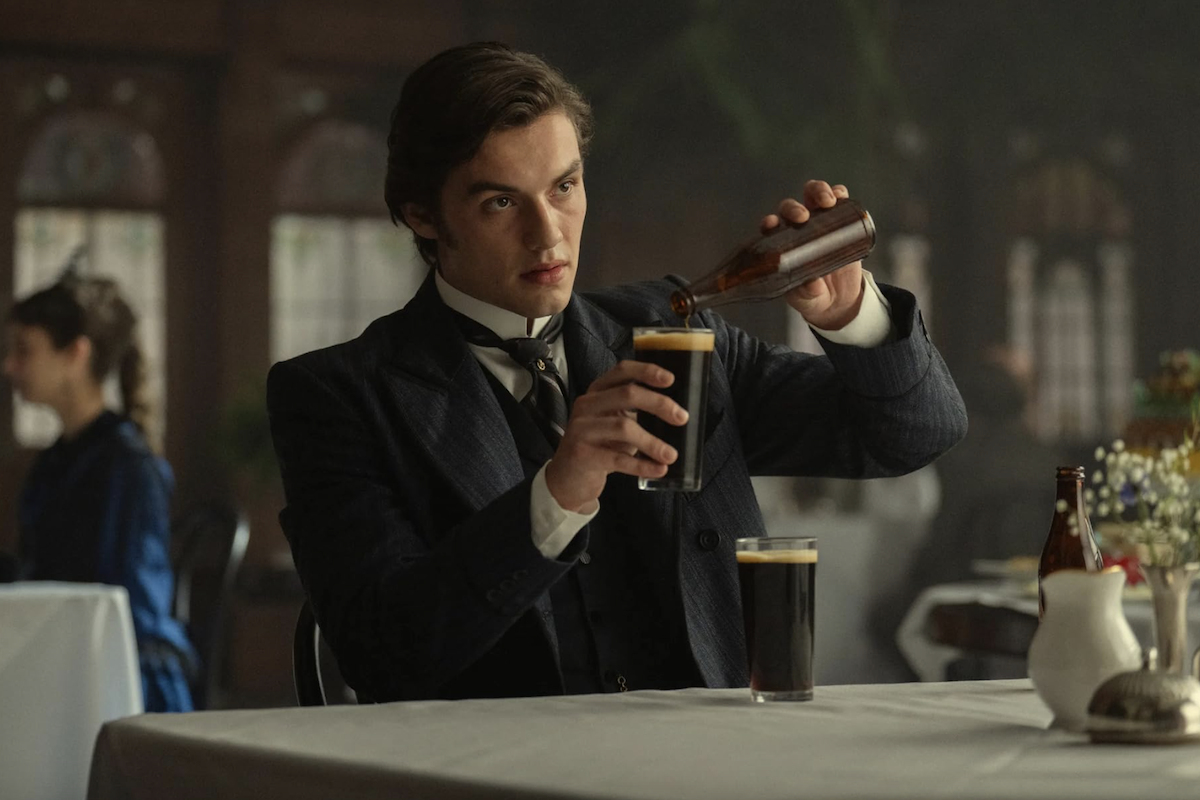 A Guinness-dinasztia hatalmi harcáról szól a Peaky Blinders alkotójának új sorozata