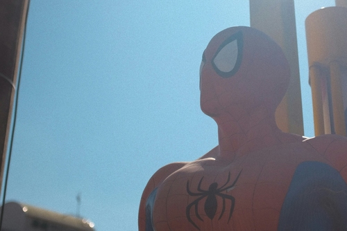 Leálltak a kamerák: Tom Holland megsérült a Pókember 4. forgatásán