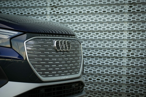 Megcsappant az elektromos autók népszerűsége: súlyos döntést hozott a Volkswagen