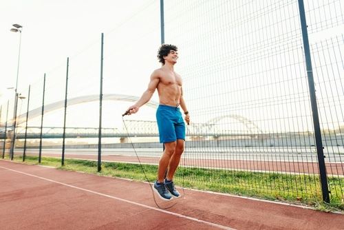 Ugorj neki: ezért érdemes felnőttként is ugrókötelezni