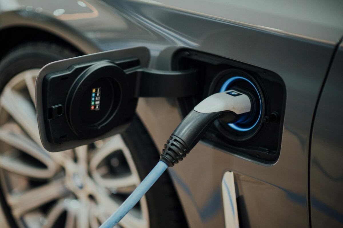 10 milliárd forinttal megemelték az állami elektromos autó támogatás keretösszegét!