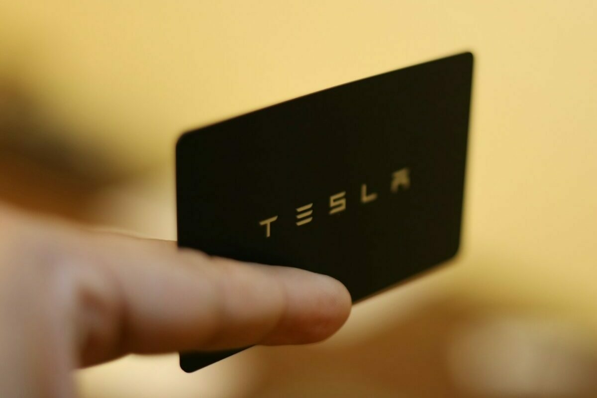 Megérkezett az olcsósított Tesla! – De vajon mennyi az annyi?