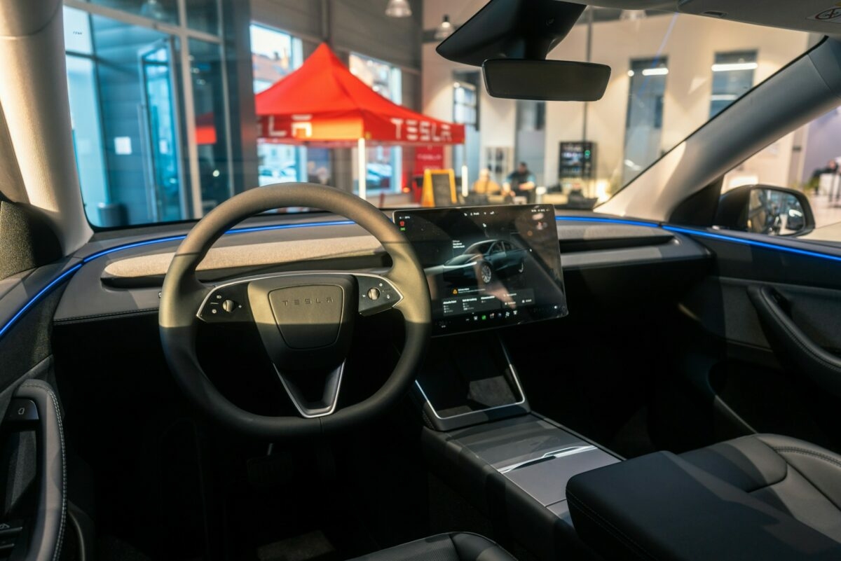 Tesla Model Y Performance – tényleg szükséged van egy 460 lóerős családi SUV-ra?
