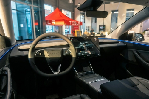 Tesla Model Y Performance – tényleg szükséged van egy 460 lóerős családi SUV-ra?