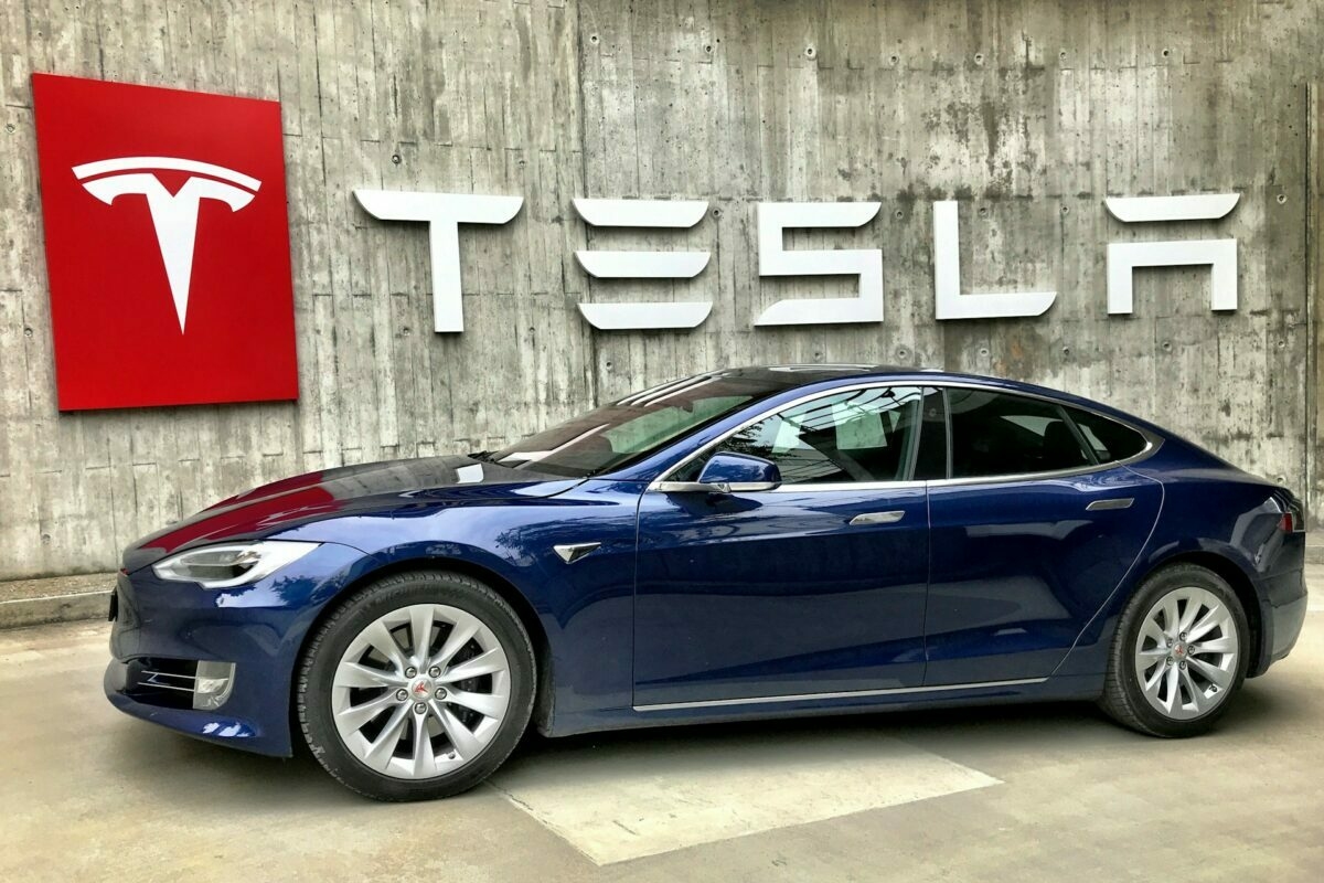 Elon Musk bőkezűbb, mint hittük: ekkora vagyonnal rendelkeznek a Tesla kulcsemberei