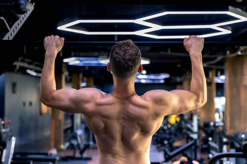 Több mint hátgyakorlat: ezért brutálisan hatékony a húzódzkodás