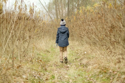 Amikor senki nem hallja meg: hogyan formálja az elhanyagolás egy fiatal döntéseit