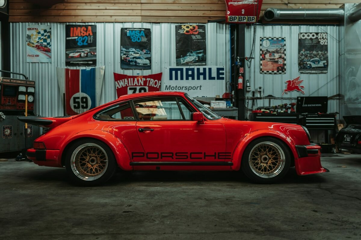 Mesés időutazásra hív ez az új, páratlan eleganciájú Porsche