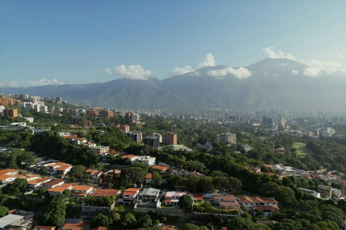 Olaj biznisz és geopolitika: miért utazott a CIA igazgatója Caracasba?