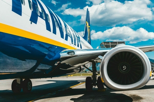Ez most sokaknak fájhat: újra jegyárat emel a Ryanair