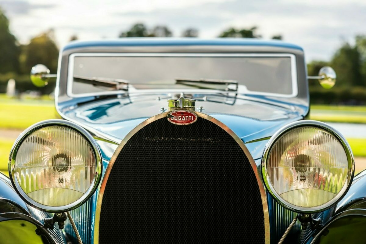 Több mint százéves Bugatti és 1050 lóerős villanyautó - 2025-ös rekordok a használtautó-piacról