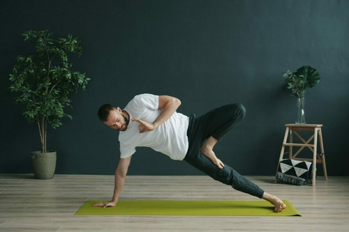 Ez történik az agyaddal és a mentális egészségeddel ha rendszeresen jógázol