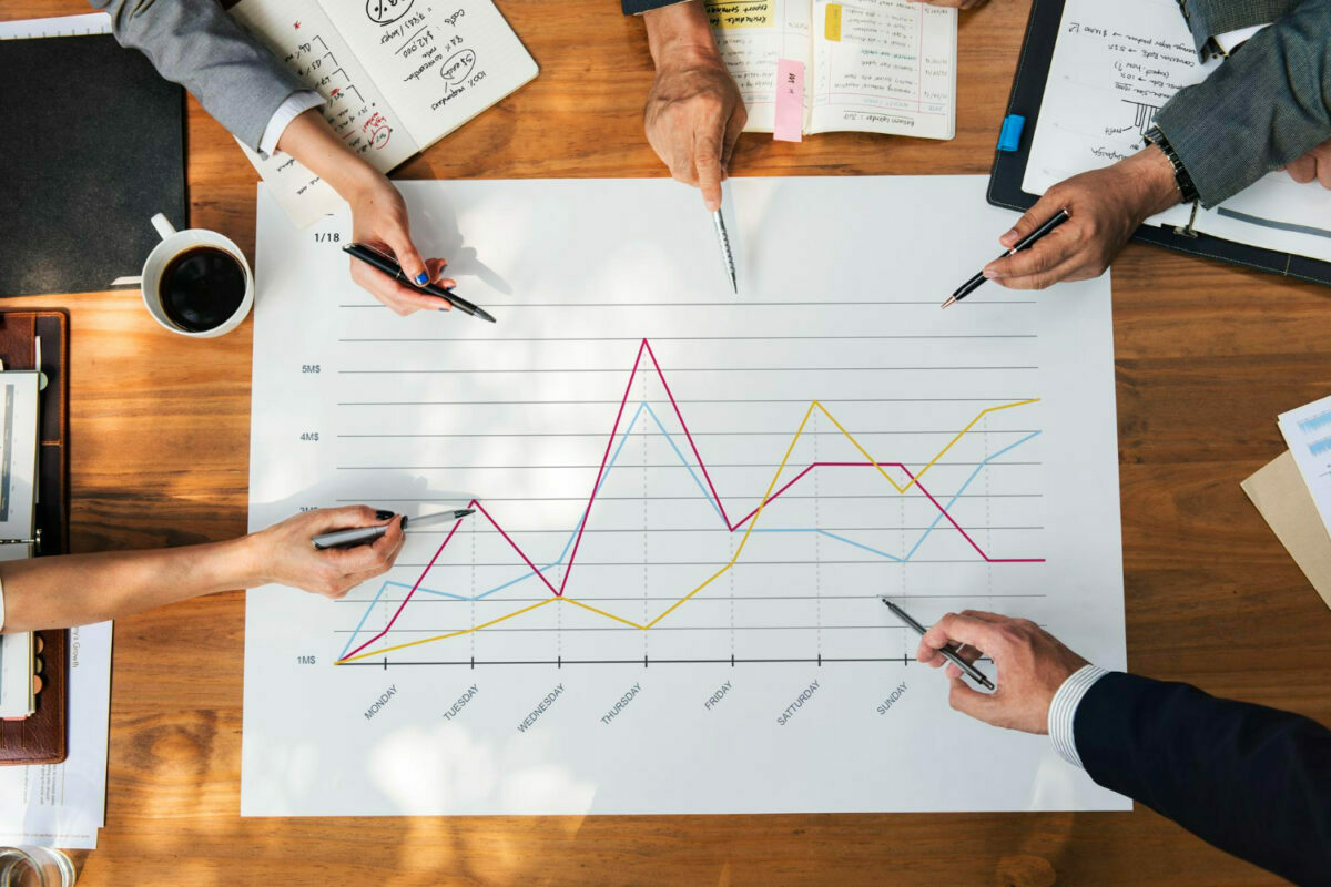 Bajban a gazdaság, a forint mégis szárnyal: mi állhat a háttérben?