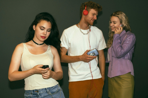 A közösségi média már nem menő? Offline élmények felé fordul a Z generáció