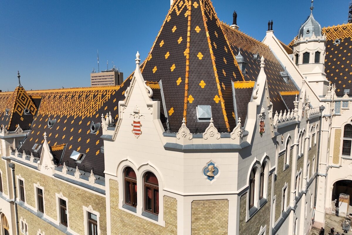 városnézés, tetők, építészet, magyar városok, Budapest, Debrecen, Kecskemét, Pécs, Szentendre, Veszprém