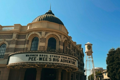 Christopher Nolant aggodalommal tölti el, hogy a Netflix bekebelezheti a Warnert