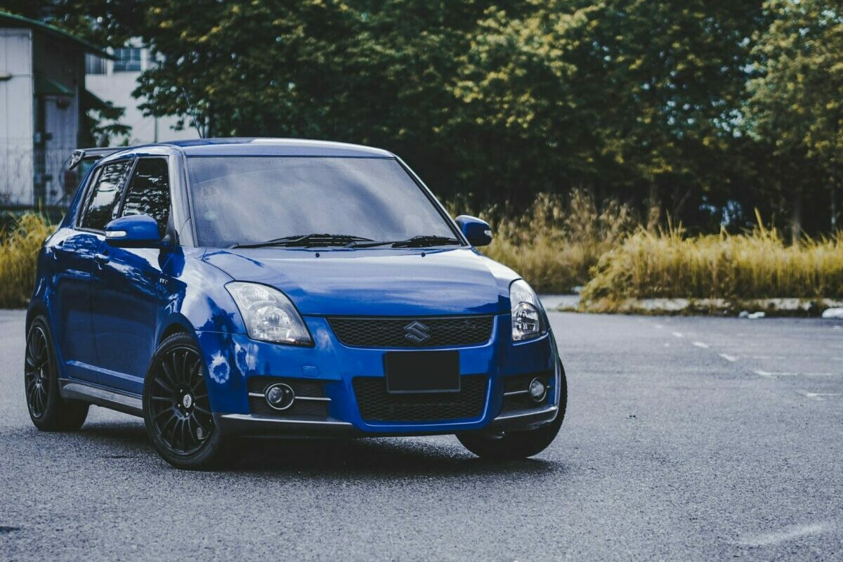 Kínai márkák formálják át a 6000 km alatt futott autók piacát 2026-ban