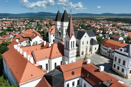 Ezt a hét magyar várost mindenképpen keresd fel idén!