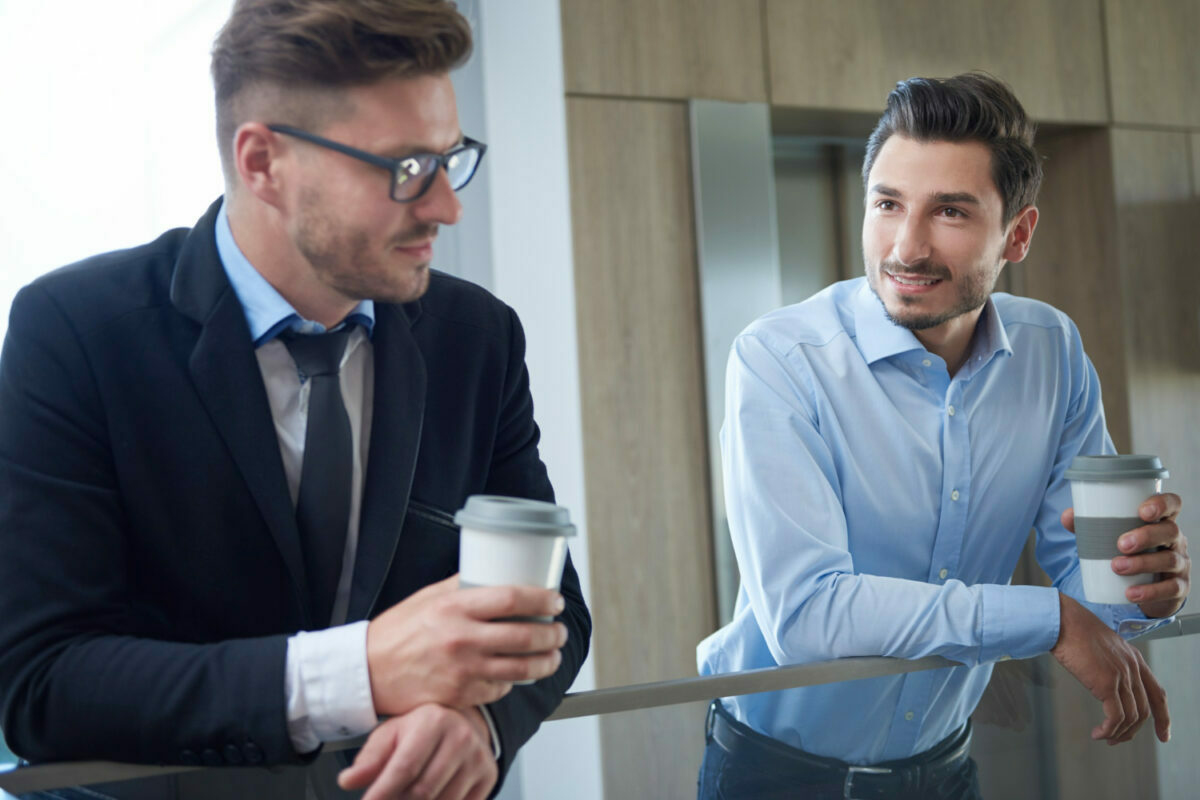 A három munkahelyi beszélgetés, amit szinte mindenki kerül – pedig nagy szükség lenne rájuk