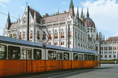 Döntött az alapkamatról a Magyar Nemzeti Bank
