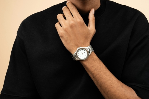 Férfi dizájn karórák 50–150 000 Ft között