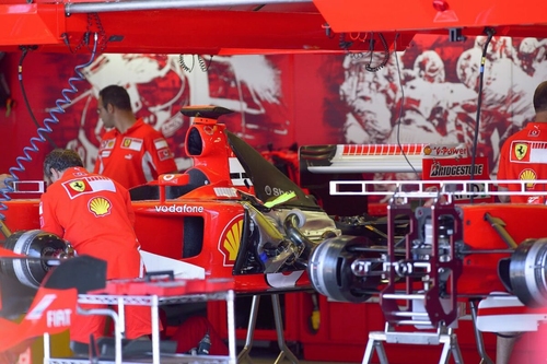 Hamilton riadót fújt: komoly gondokkal küzd a Ferrari a Japán Nagydíj előtt