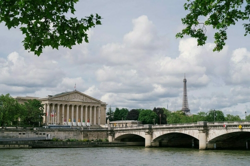 G7-csúcs Franciaországban: A közel-keleti háború megfékezése a tét