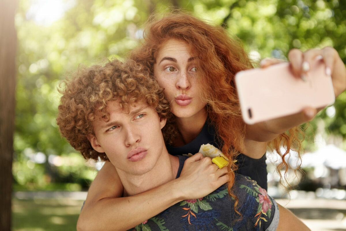 Ghosting és letiltás: így változtatta meg a közösségi média a kamaszkori szerelmeket
