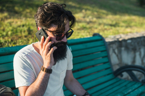 Nemes önszabotázs: miért ártasz magadnak azzal, hogy mindig elérhető vagy, ha valakinek segítség kell?