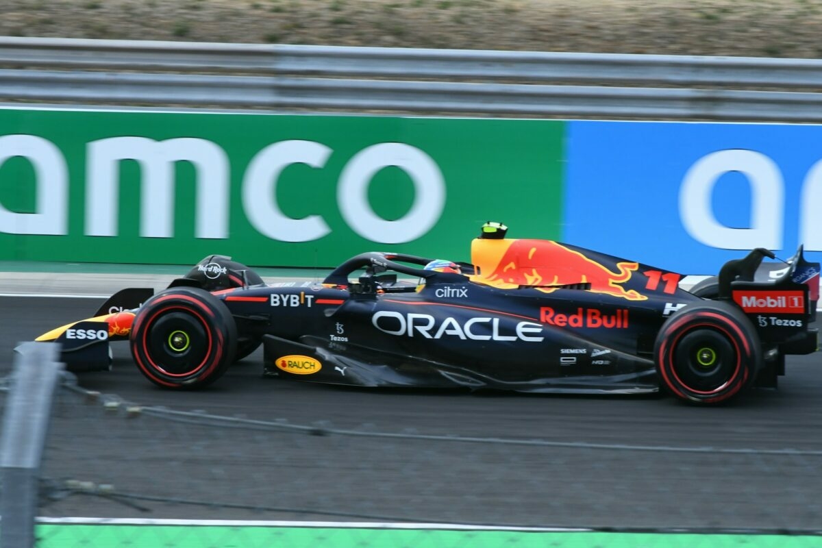 Toto Wolff gigászi összegnek mondhat búcsút, ha leigazolja Max Verstappent